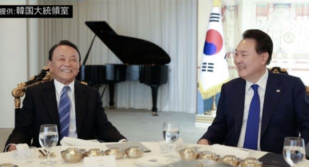 麻生太郎訪韓、「両国関係完全に変わった」好評＝韓国の反応