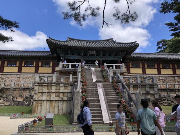 韓国人「世界遺産の仏国寺に来てみた…」