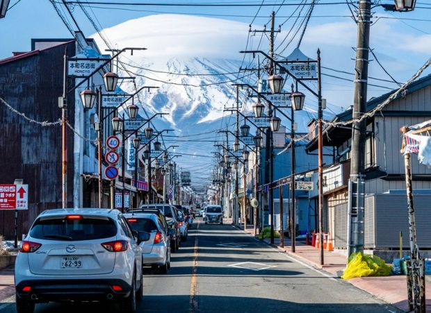 韓国人「最近、日本の富士山周辺に登場した迷惑観光客」