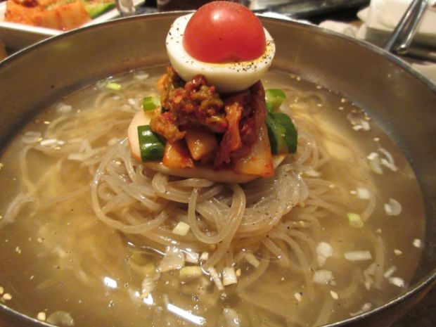 韓国人「歴代最悪の冷麺の組み合わせ」