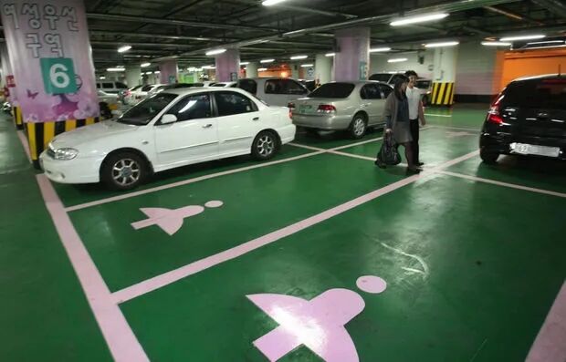韓国人「ついに消える！韓国の女性専用駐車場」