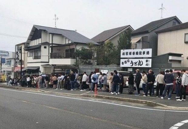 韓国人「行列ができる日本のうどん屋」