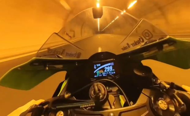 韓国人「バイクの時速299km体感映像」