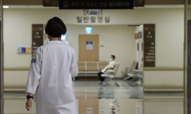 韓国人「医学部増員2000人最新世論調査結果」