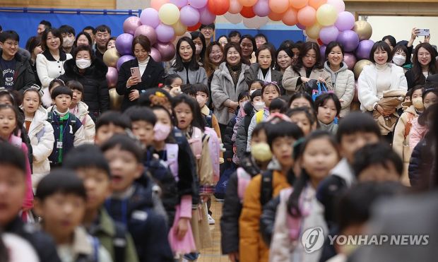 韓国人「小学校の入学式の近況」